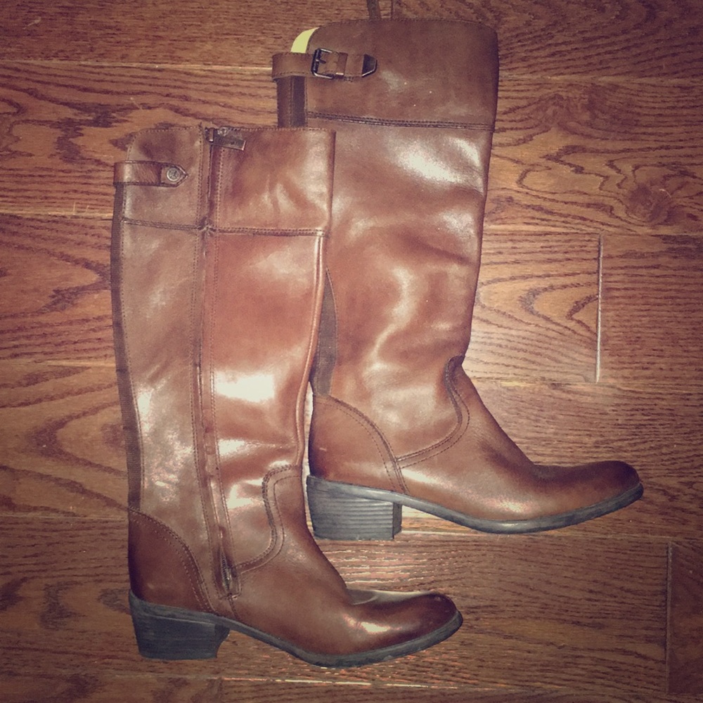 Brown riding boots in good condition